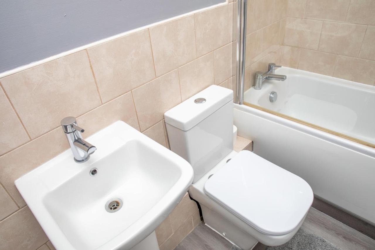 Leeds City Centre Spacious House Free Parking And Wi-Fi Esterno foto